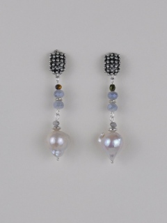 earrings-pearl-800