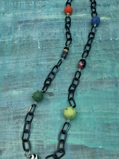 black-chain-fuzzy-beads